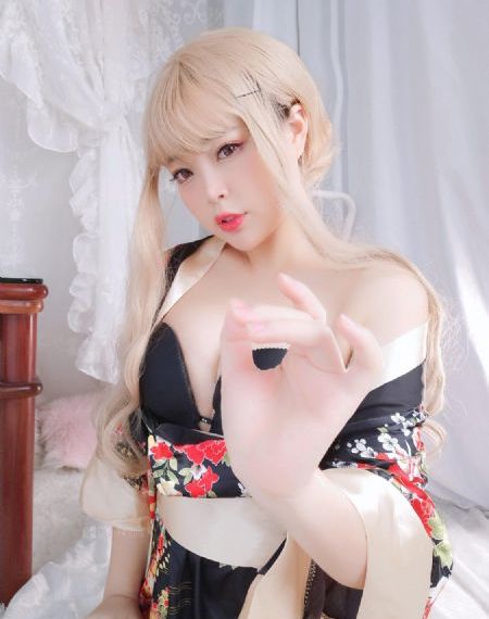 作家的谎言粤语完整剧本免费播放_十万网红美女美酱